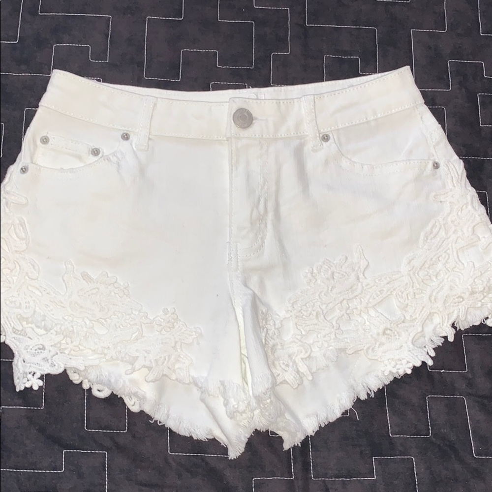 🔥3/25 -  White jean shorts